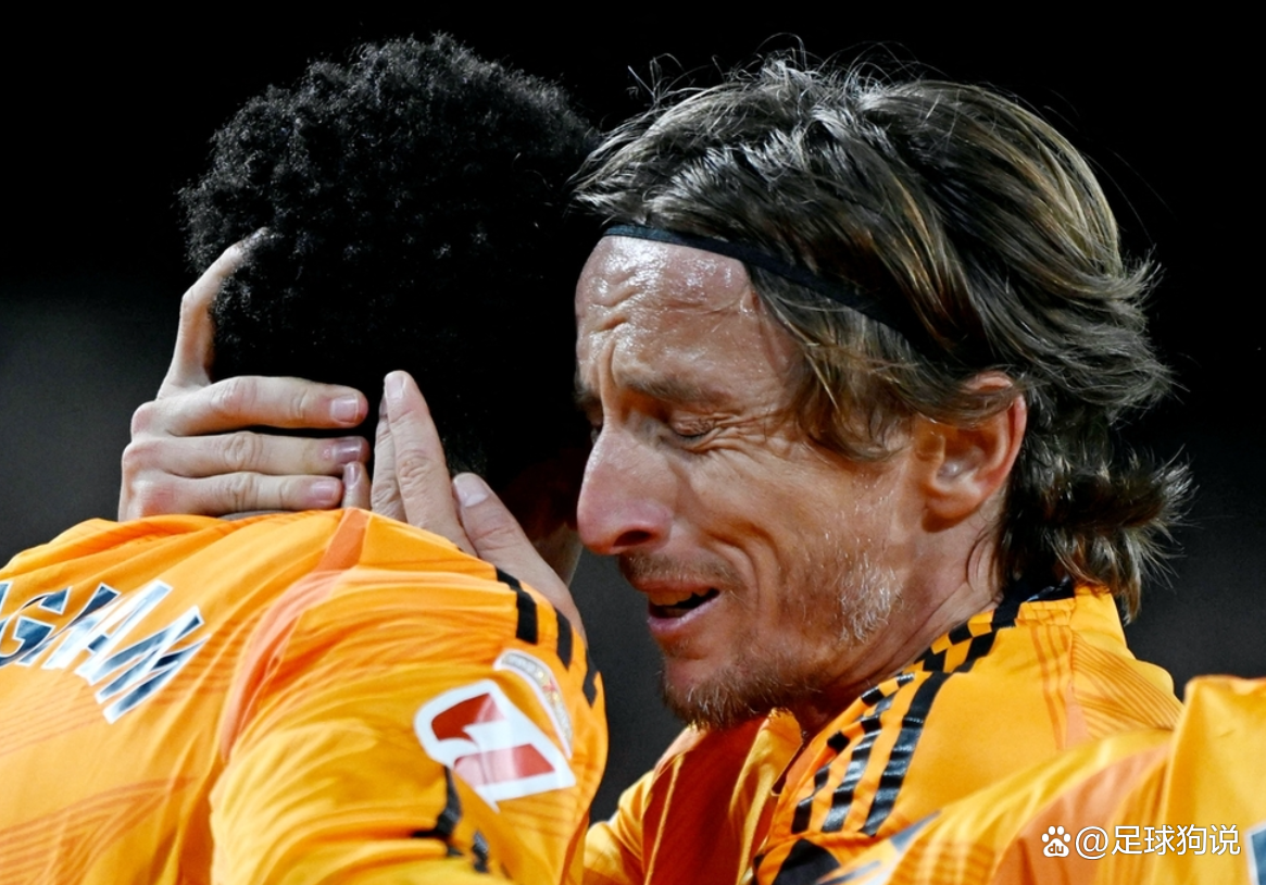 星空体育平台-瓦伦西亚训练开放日；冲刺阶段豪取连胜引欢呼；欧超杯在即；医务组通报恢复(西雅图海湾人最新战绩)