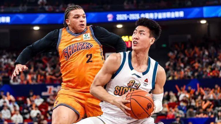 赛地聚焦：CBA常规赛今晨热度飙升，新奥尔良鹈鹕防线松动，管理层满意，训练强度明显提升(NBA常规赛)